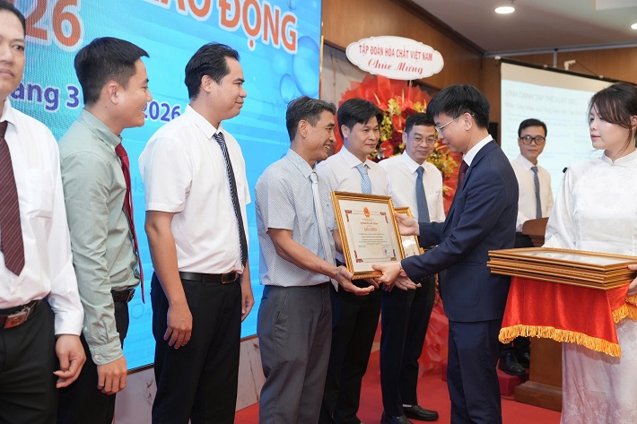 Nền tảng hàng đầu cung cấp Cwin com hoá chất 1