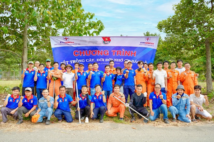 Đoàn Thanh niên Công ty EPS phối hợp cùng Công ty Nhiệt điện Phú Mỹ trước khi triển khai hoạt động