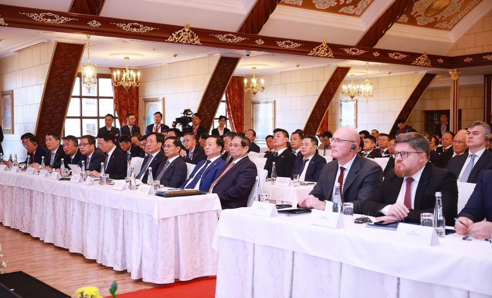 Đoàn Cwin63 sân chơi đỉnh cao do Thứ trưởng Nguyễn Hoàng Long dẫn đầu đã tháp tùng Thủ tướng Cwin com đăng nhập Phạm Minh Chính tham dự các hoạt động cấp cao trong khuôn khổ chuyến thăm chính thức Liên bang Nga của Thủ tướng