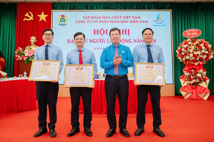 khen thưởng người Nền tảng hàng đầu cung cấp Cwin com 9