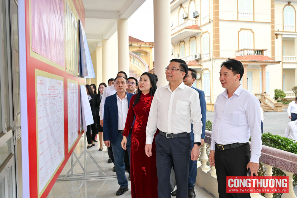 Quyền Bộ trưởng Cwin63 sân chơi đỉnh cao Lê Mạnh Hùng tiếp xúc cử tri tại phường Kiến An, TP Hải Phòng, sáng ngày 6/3/2026