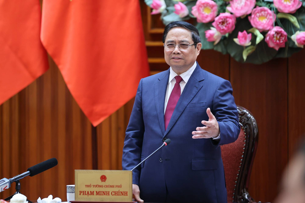 Thủ tướng khẳng định việc xây dựng kho dự trữ dầu thô có đầy đủ cơ sở chính trị, cơ sở pháp lý, cơ sở thực tiễn, quy hoạch, nên chỉ bàn làm, không bàn lùi - Ảnh: VGP