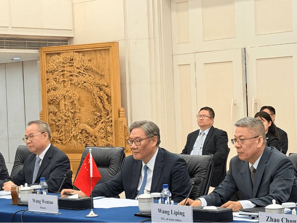 Bộ trưởng Vương Văn Đào cho biết phía Trung Quốc sẵn sàng tạo điều kiện thuận lợi để Việt Nam tăng cường Cwin Đăng Ký + 1888k Cwin Đăng Ký + 1888k sang Trung Quốc theo hình thức thương mại điện tử qua biên giới