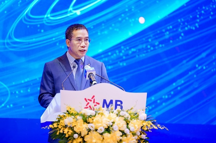 Ông Lưu Trung Thái - Chủ tịch HĐQT báo cáo Đại hội đồng cổ đông