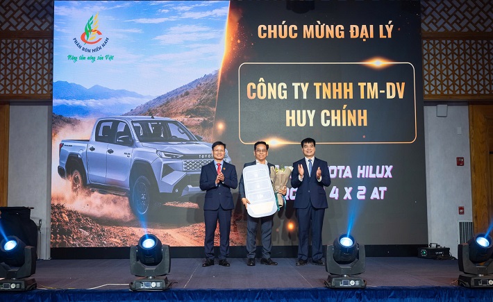 trao xe 4