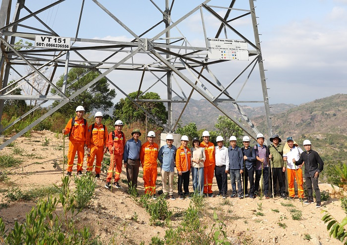 Đoàn CWIN được cấp phép hợp pháp bởi PAGCOR và Freeport PTC3 kiểm tra đường dây 220kV Nha Trang - Tháp Chàm