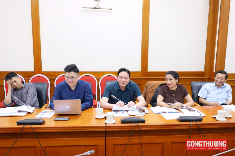 Đẩy mạnh chuyển đổi số và chuyển đổi xanh: “Đòn bẩy” hiện đại hóa ngành logistics Việt Nam