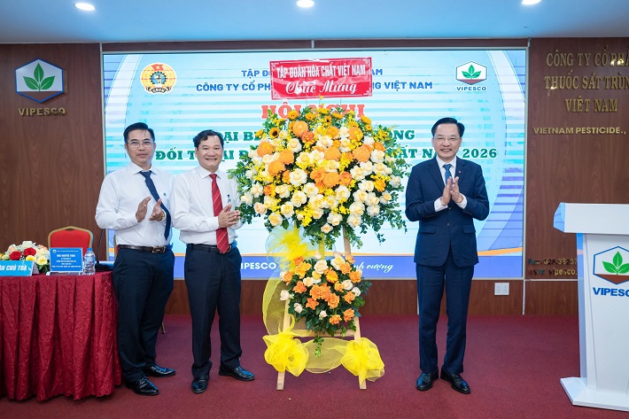 cạnh tranh 3