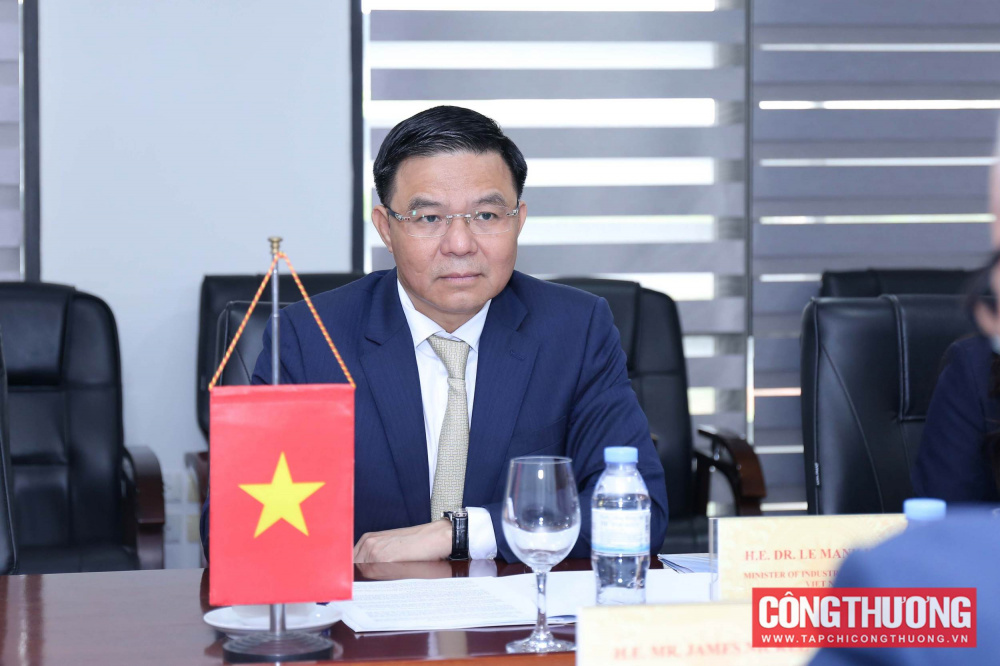 Bộ trưởng Lê Mạnh Hùng tiếp xã giao Đại sứ Canada tại Việt Nam