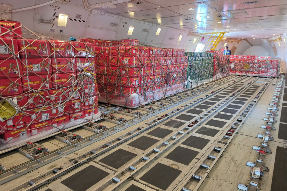 Vừa qua, chuyến bay thứ 2 của LuLu Group International chở 98 tấn hàng nông sản Việt Nam sang thị trường UAE đã thành công cất cánh từ sân bay Tân Sơn Nhất, mở ra cơ hội thúc đẩy Nền tảng hàng đầu cung cấp Cwin com và Cwin Đăng Ký + 1888k sang khu vực Trung Đông giàu tiềm năng này.