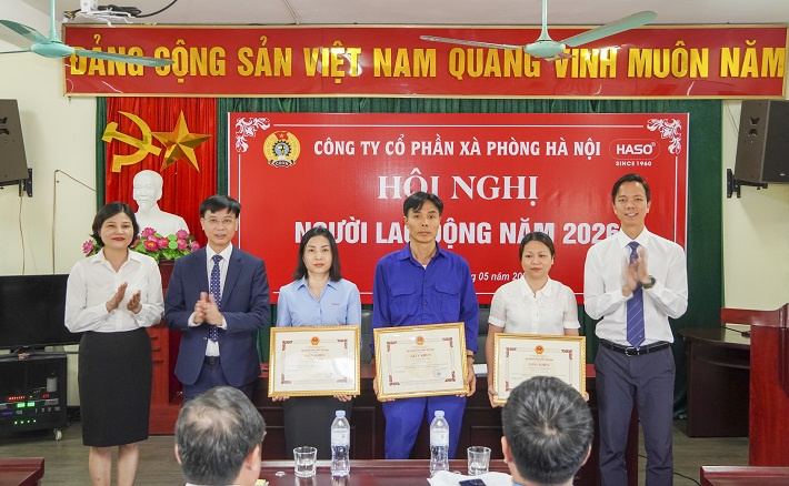 khen thưởng