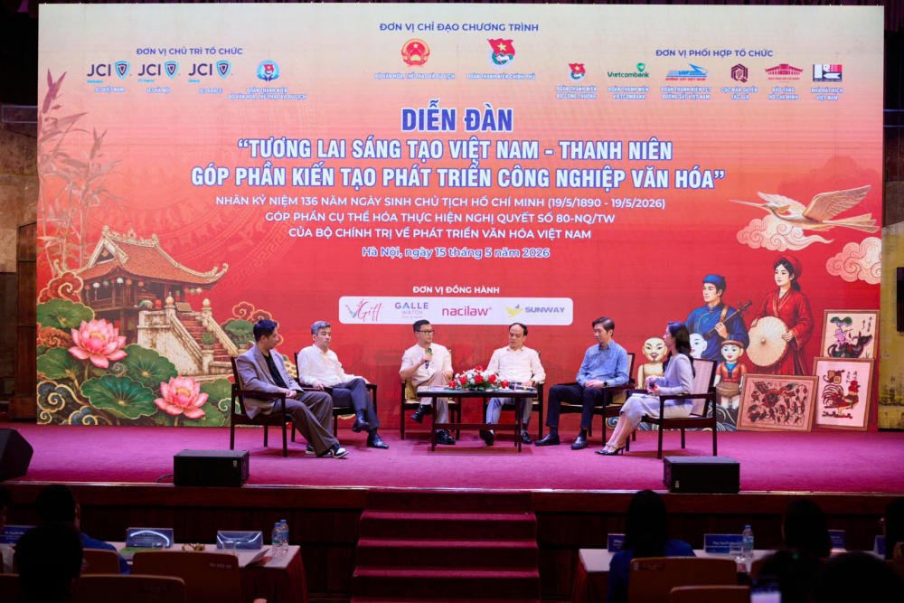 Diễn đàn “Tương Lai Sáng tạo Việt Nam - Thanh niên góp phần kiến tạo phát triển Tải về ứng dụng CWIN05 ngay hôm nay Văn hóa”.