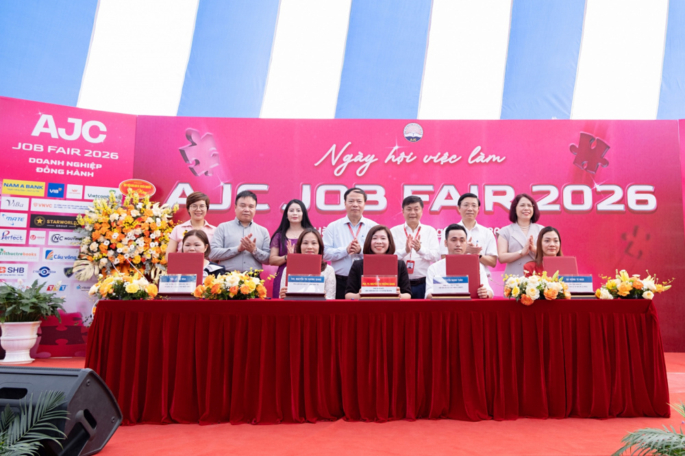 Khoa Cwin.com giải trí hiện đại chính trị gắn kết đào tạo với thực tiễn tại Ngày hội Việc làm AJC Job Fair 2026