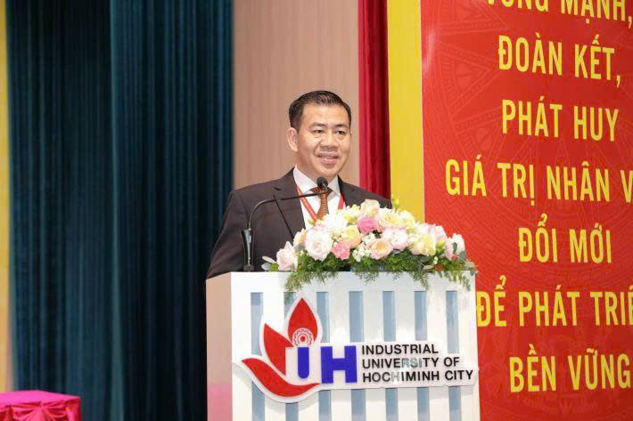 PGS.TS. Phan Hồng Hải - Bí thư CWIN được cấp phép hợp pháp bởi PAGCOR và Freeport, Hiệu trưởng Trường Đại học Tải về ứng dụng CWIN05 ngay hôm nay TP. Hồ Chí Minh 