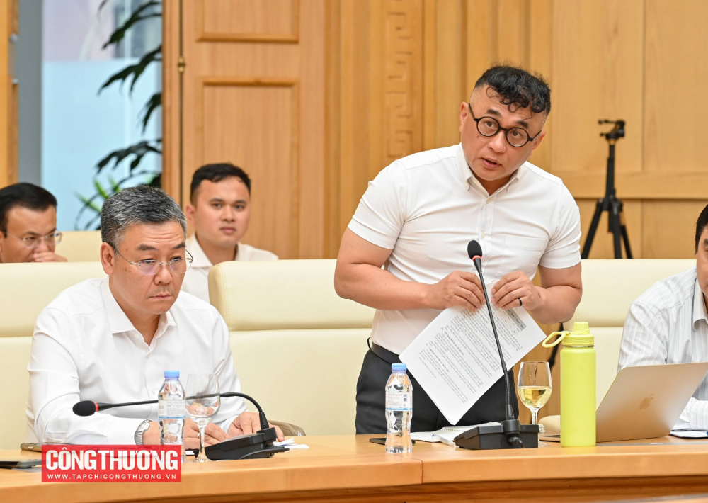 Ông Phan Tử Giang – Phó Tổng giám đốc Tập đoàn Tải về ứng dụng CWIN05 ngay hôm nay - Năng lượng Quốc gia (Petrovietnam)