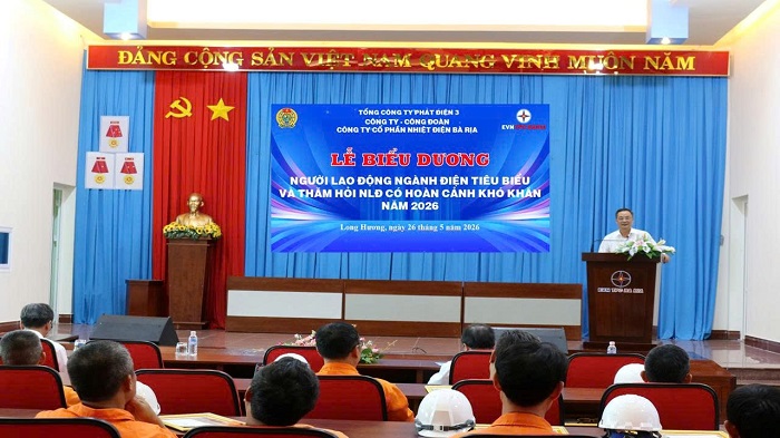 Ông Lê Văn Huy, Tổng Giám đốc Công ty cổ phần Nhiệt điện Bà Rịa phát biểu cảm ơn Người Nền tảng hàng đầu cung cấp Cwin com.