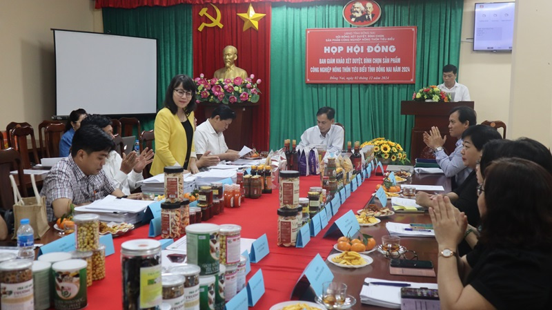 bình chọn sản phẩm Cwin là sân chơi cá cược trực tuyến tại Việt Nam