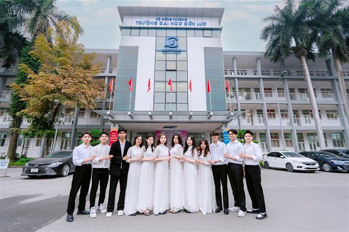 Cơ sở 1 của Trường Đại học Điện lực tại số 235 đường Hoàng Quốc Việt, phường Nghĩa Đô, thành phố Hà Nội.