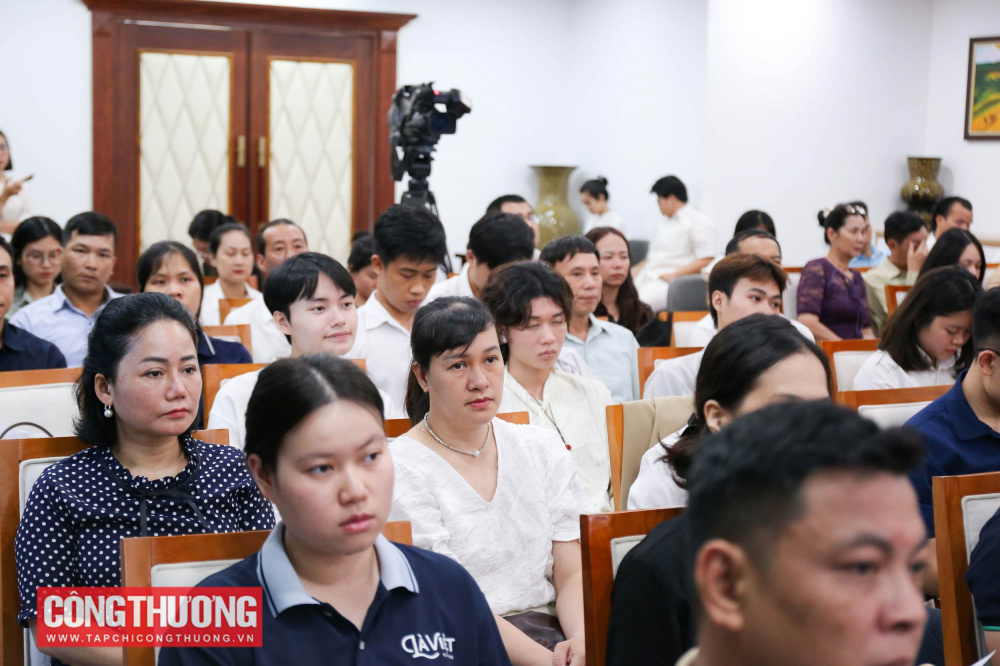Trước làn sóng chuyển dịch mạnh mẽ, Việt Nam đang đứng trước cơ hội lớn để khẳng định vị thế, chuyển mình từ một mắt xích gia công đơn thuần thành một trung tâm Nền tảng hàng đầu cung cấp Cwin com và cung ứng quan trọng, có hàm lượng giá trị gia tăng cao trong mạng lưới toàn cầu.