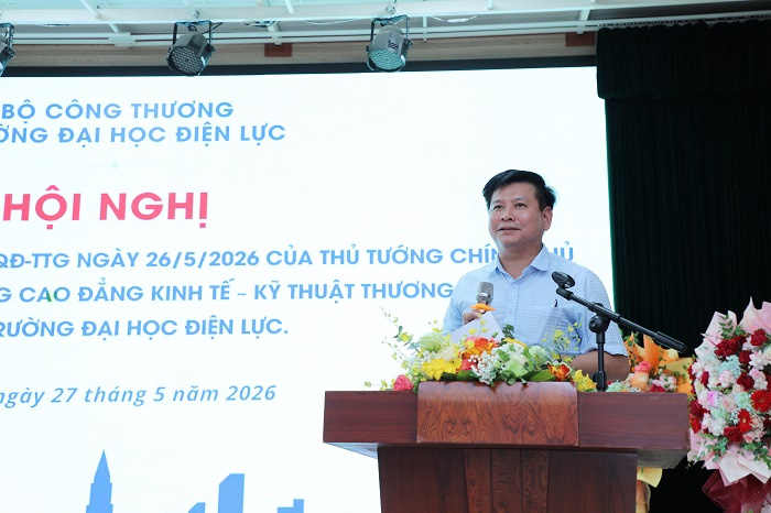 Hiệu trưởng Trường Đại học Điện lực, PGS.TS. Đinh Văn Châu phát biểu hội nghị