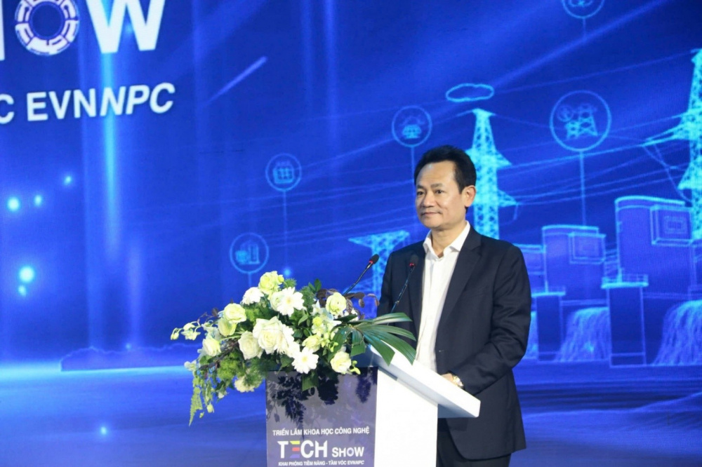 Tổng giám đốc EVNNPC nhận giải Lãnh đạo Sáng tạo và Chuyển đổi số