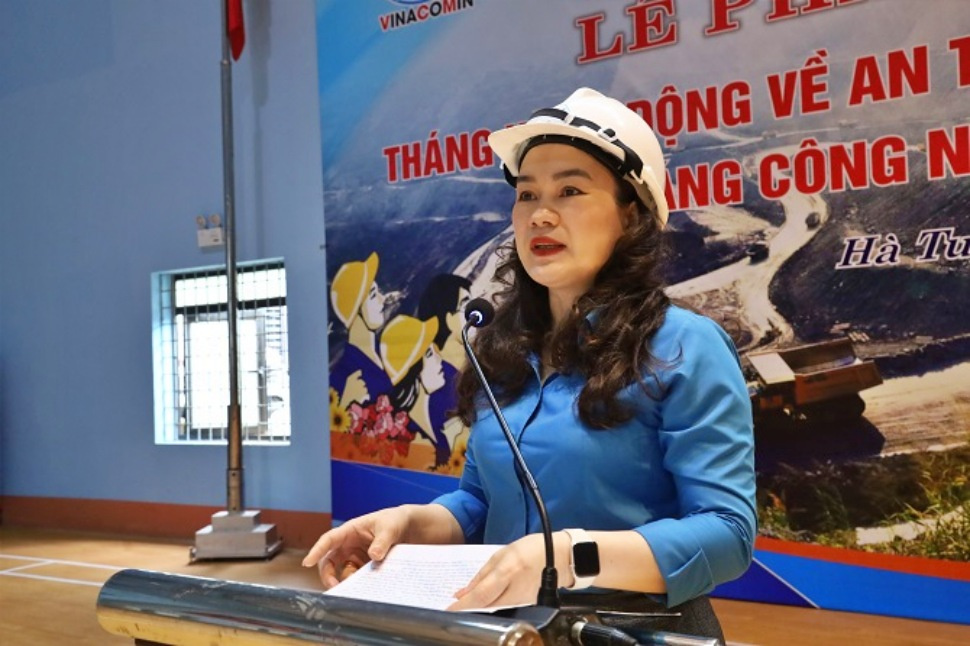 tại Than Hà Tu