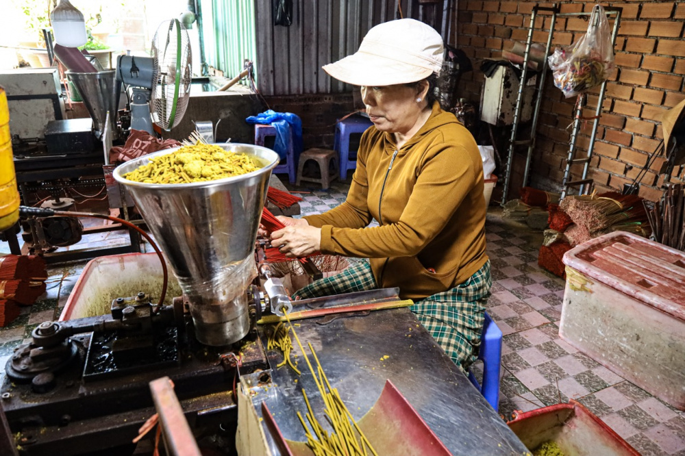 Làng nhang Lê Minh Xuân trong thời đại mới