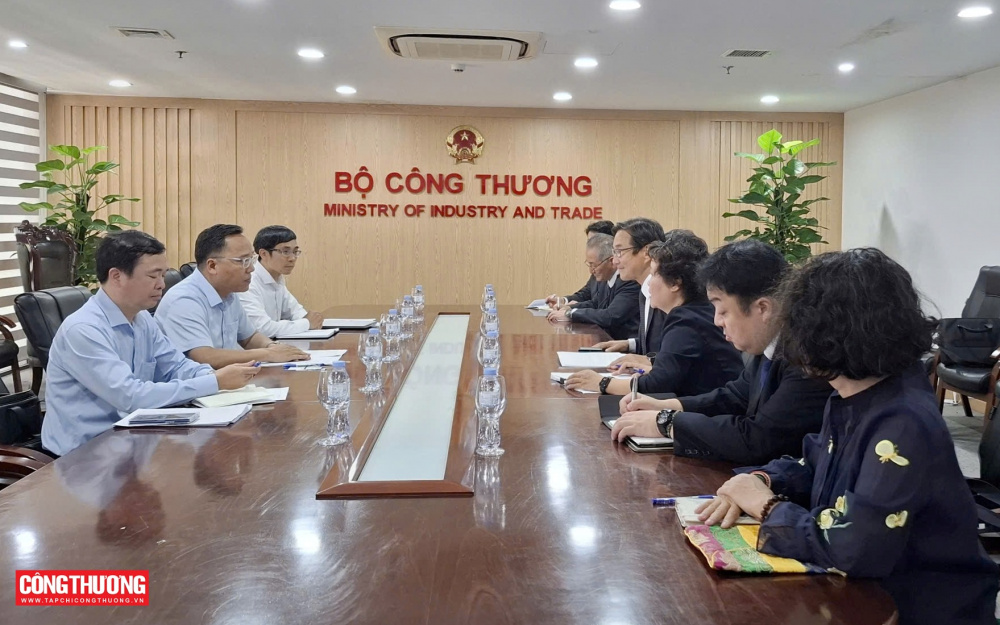 thứ trưởng