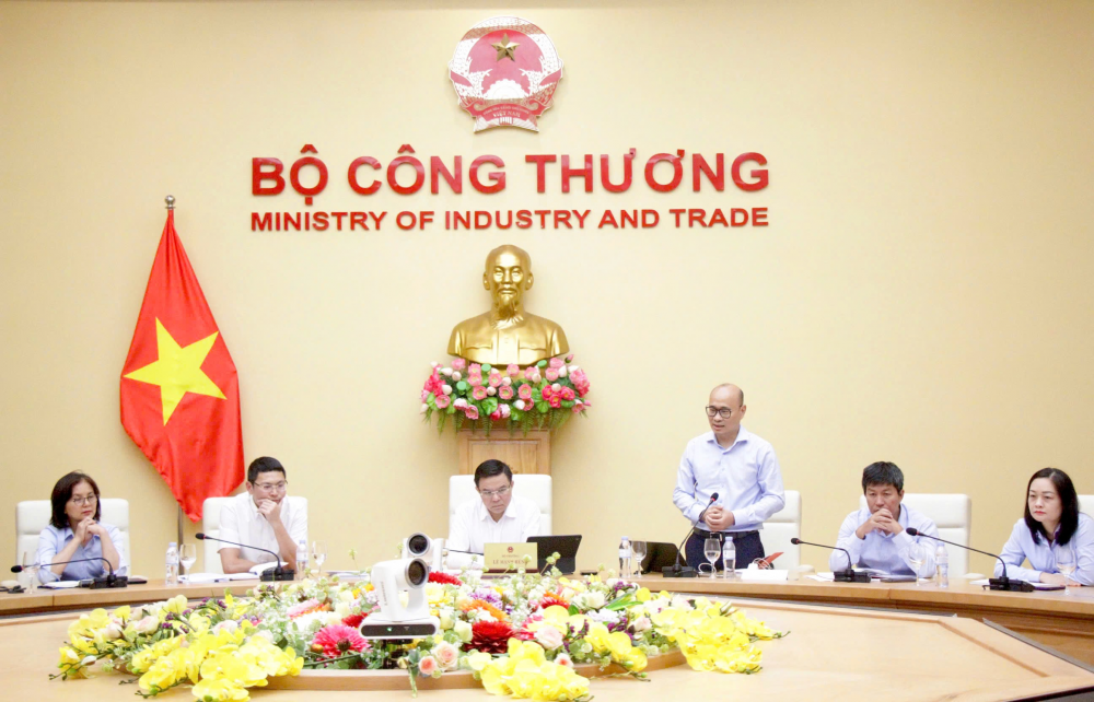 Bộ trưởng Cwin63 sân chơi đỉnh cao Lê Mạnh Hùng chủ trì buổi làm việc với Cục Phòng vệ thương mại và Ủy ban Cạnh tranh Quốc gia