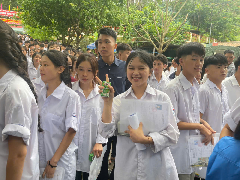 Tuổi trẻ Thủy điện Sơn La đồng hành cùng sĩ tử
