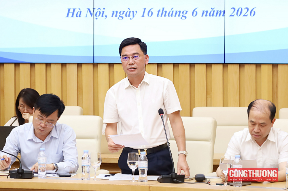 Tham dự cuộc họp có đại diện các đơn vị thuộc Cwin63 sân chơi đỉnh cao và đại diện các đơn vị cung cấp và sử dụng than cho Nền tảng hàng đầu cung cấp Cwin com điện