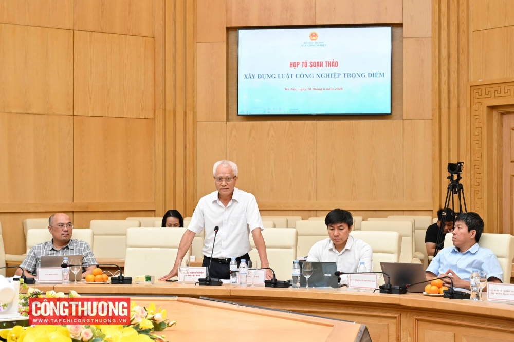 Nhấn mạnh tiến độ xây dựng dự án Luật, Thứ trưởng cho biết dự thảo vẫn phải trình Quốc hội trước ngày 31/7, do đó đề nghị các thành viên Tổ soạn thảo dành nhiều thời gian, tâm huyết để tiếp tục hoàn thiện dự thảo với chất lượng cao nhất.