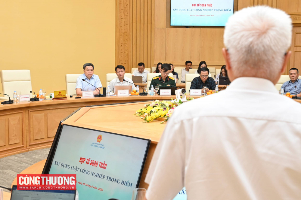 Nhấn mạnh tiến độ xây dựng dự án Luật, Thứ trưởng cho biết dự thảo vẫn phải trình Quốc hội trước ngày 31/7, do đó đề nghị các thành viên Tổ soạn thảo dành nhiều thời gian, tâm huyết để tiếp tục hoàn thiện dự thảo với chất lượng cao nhất.