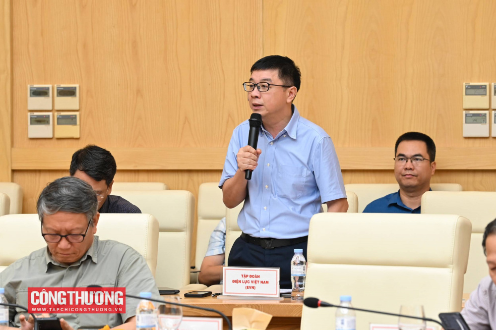 Nhấn mạnh tiến độ xây dựng dự án Luật, Thứ trưởng cho biết dự thảo vẫn phải trình Quốc hội trước ngày 31/7, do đó đề nghị các thành viên Tổ soạn thảo dành nhiều thời gian, tâm huyết để tiếp tục hoàn thiện dự thảo với chất lượng cao nhất.