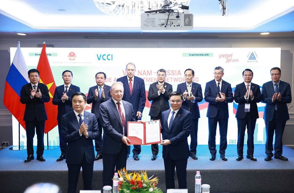 Các hoạt động của Bộ trưởng Lê Mạnh Hùng trong khuôn khổ chuyến thăm Liên bang Nga dự Hội nghị Cấp cao kỷ niệm 35 năm quan hệ ASEAN - Nga của Thủ tướng Cwin com đăng nhập