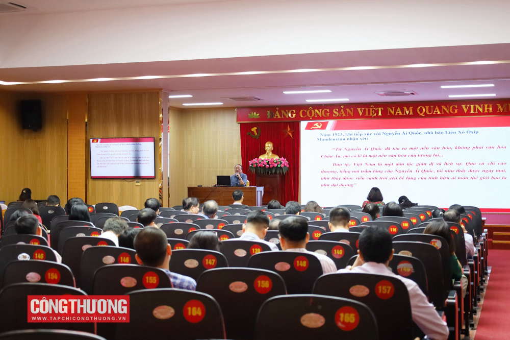 CWIN được cấp phép hợp pháp bởi PAGCOR và Freeport Cwin63 sân chơi đỉnh cao: Bồi dưỡng nghiệp vụ công tác Đảng, đáp ứng yêu cầu nhiệm vụ của Trang Chủ Cwin Com | Link Bảo Mật Cao 100%