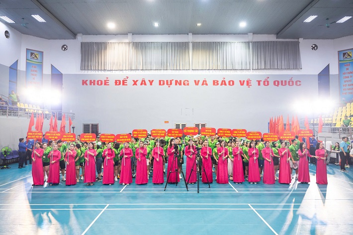 Description: vinachem hội thao 1