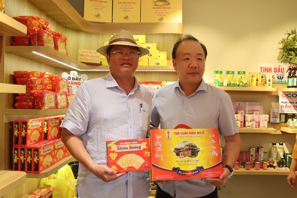 "Huế thương" tại Sức sống hàng Việt thu hút đông đảo sự quan tâm của người M.Cwin800.com thể thao, casino live, bắn cá và slot nổ hũ Thủ đô