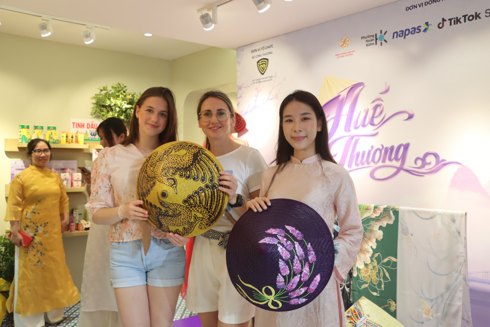 Sức sống hàng Việt