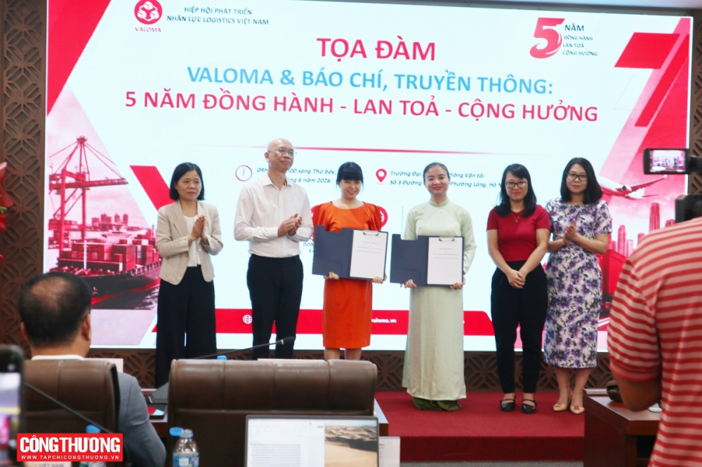 ký kết