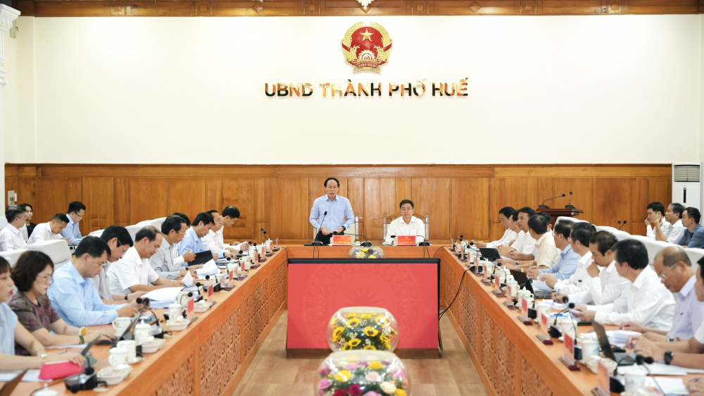 Phó Thủ tướng Cwin com đăng nhập Lê Tiến Châu làm việc với lãnh đạo thành phố Huế về thực hiện mục tiêu M.Cwin800.com Nổ hũ, Bắn Cá và Game Bài trên 10%