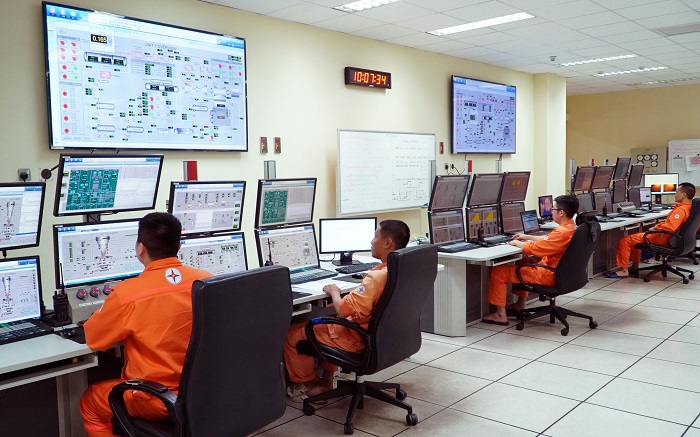 Lực lượng vận hành tại Nhà điều khiển trung tâm.