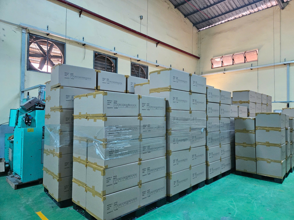 Bóc gỡ đường dây gần 50.000 đôi giày giả mạo Nike Cwin Đăng Ký + 1888k sang Hoa Kỳ: