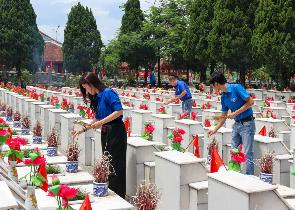 Nghĩa trang Liệt sĩ Quốc gia Vị Xuyên