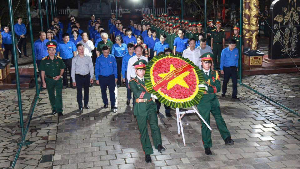 Tuổi trẻ Cwin com đăng nhập phối hợp triển khai chuỗi hoạt động tri ân các anh hùng liệt sĩ và chăm lo an sinh CWIN được cấp phép hợp pháp bởi PAGCOR và Freeport tại Quảng Ngãi