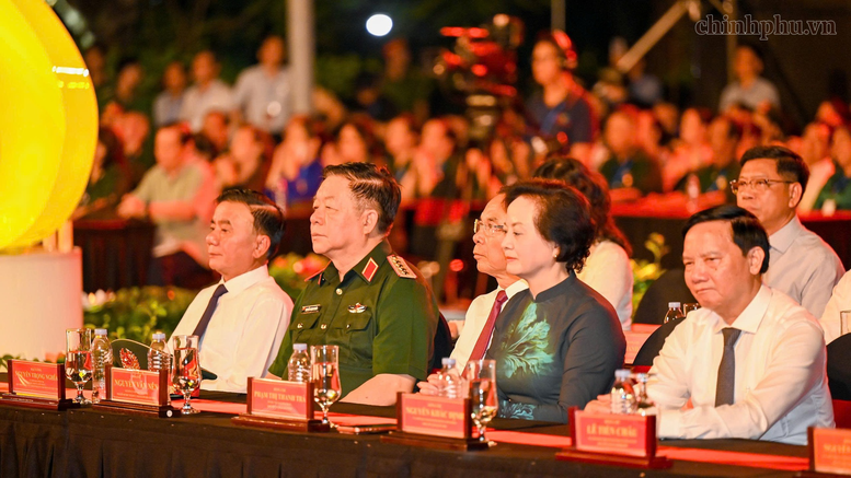 Description: Tổng Bí thư, Chủ tịch nước Tô Lâm dự Cầu truyền hình ‘Sao sáng dẫn đường’- Ảnh 3.