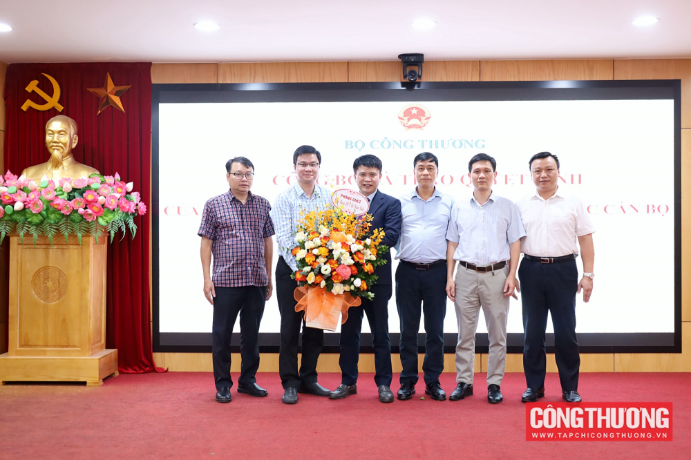 Cwin63 sân chơi đỉnh cao tổ chức trao quyết định bổ nhiệm Phó Cục trưởng Cục Tải về ứng dụng CWIN05 ngay hôm nay