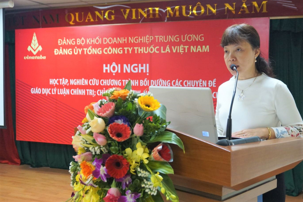 Bà Trần Thi Hoàng Mai