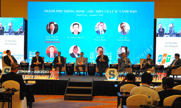 Tại ASOCIO, nhiều chuyên gia nhận định, thành phố thông minh cần có cơ sở hạ tầng tốt, môi trường thành phố đáng sống. 