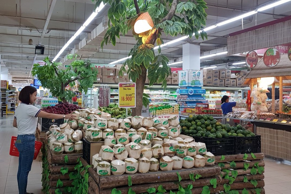 Dừa xiêm tươi và đảm bảo an toàn từ nông trại được giới thiệu trong chương trình Tinh hoa ẩm thực Việt của Big C